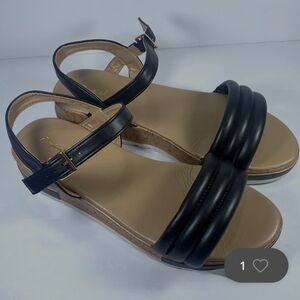 Qupid Black Padded Strap Ankle Sandals